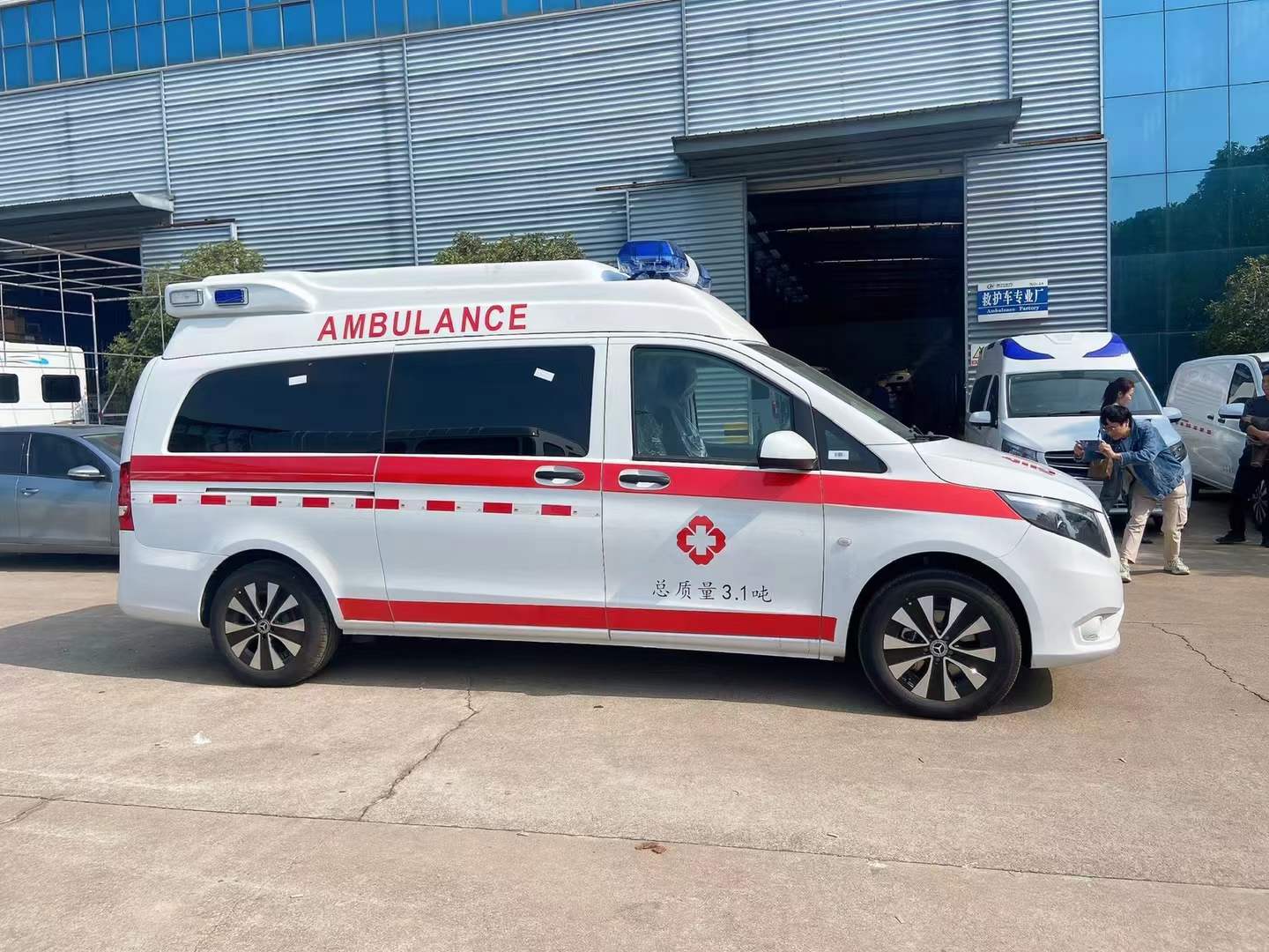奔馳威霆負(fù)壓救護(hù)車