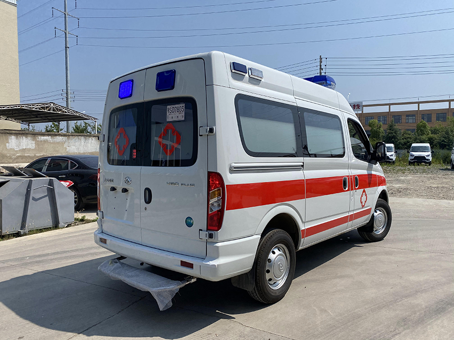 上汽大通V80救護(hù)車