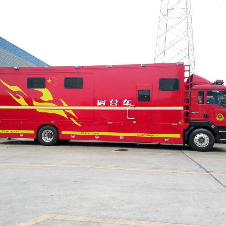 重汽汕德卡24人野外住宿車(chē)