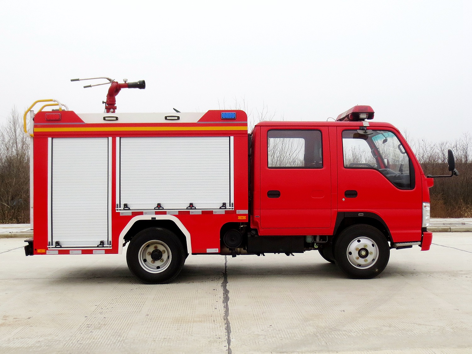 慶鈴五十鈴100P藍(lán)牌水罐消防車