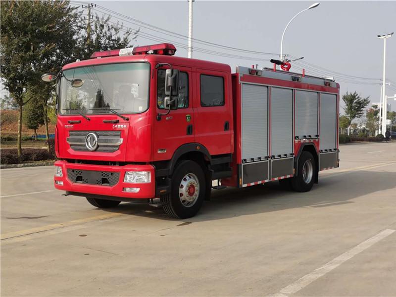 東風D9 7噸水罐消防車