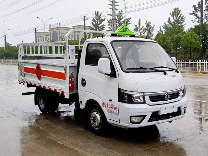 東風(fēng)汽油3.1米氣瓶運(yùn)輸車