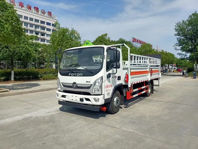 福田奧鈴5.2米氣瓶運(yùn)輸車