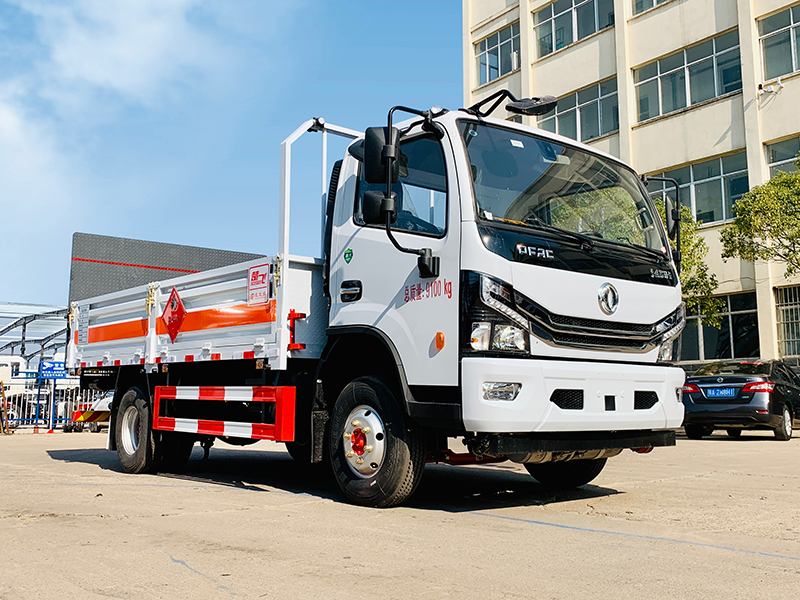 東風(fēng)4.2米黃牌氣瓶運(yùn)輸車