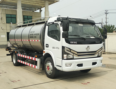東風多利卡鮮奶運輸車