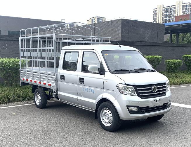 東風牌倉柵式運輸車