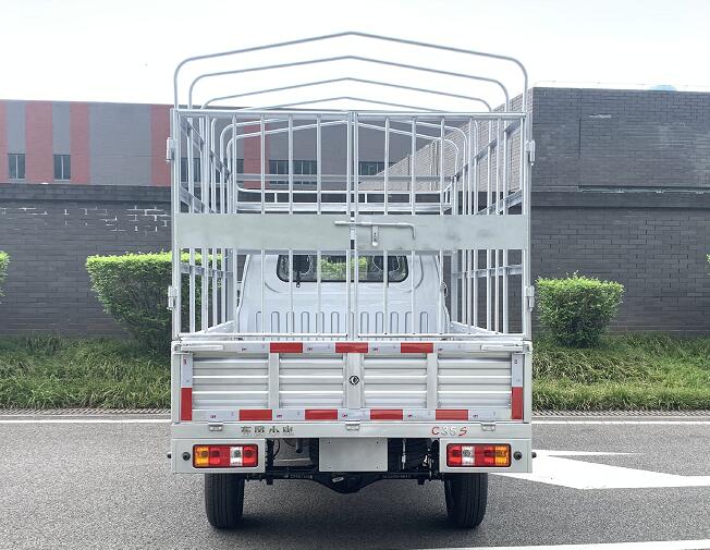 東風(fēng)牌倉柵式運輸車