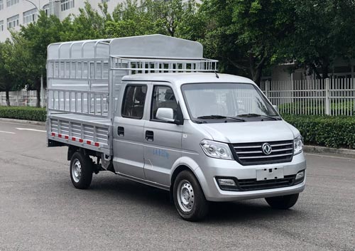 東風牌倉柵式運輸車
