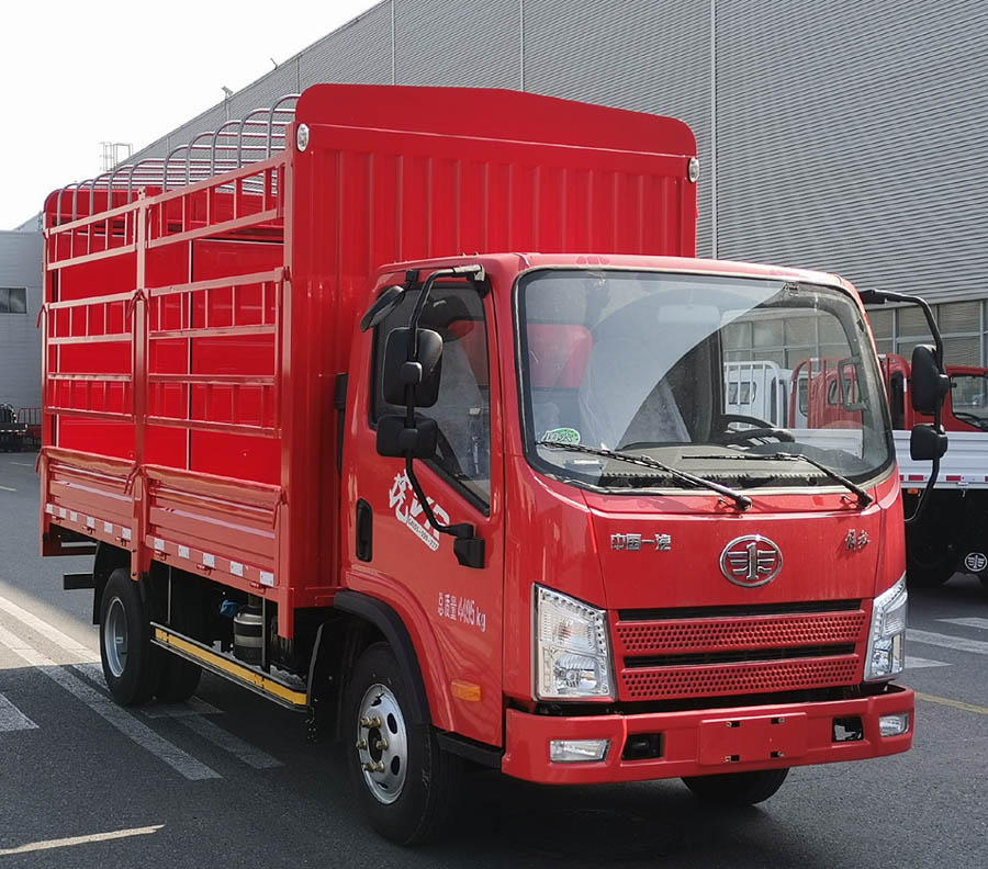 解放牌倉柵式運輸車