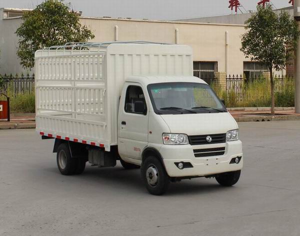 東風牌倉柵式運輸車